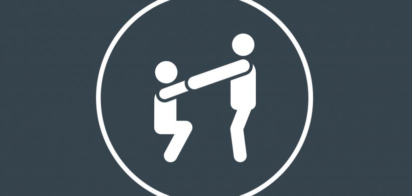 Cómo ayudar a la persona a levantarse correctamente